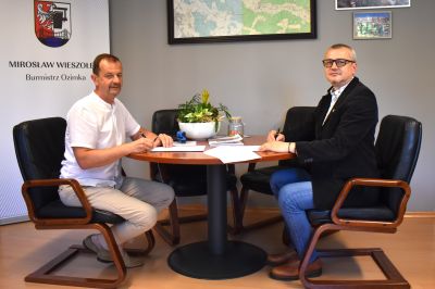 Podpisanie umowy na zadanie "Budowa garażu wielofunkcyjnego OSP Szczedrzyk"